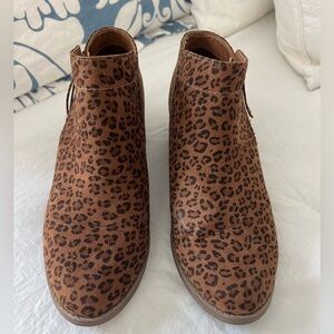 Time and Tru Brown Leopard Print‎ Booties Size 8